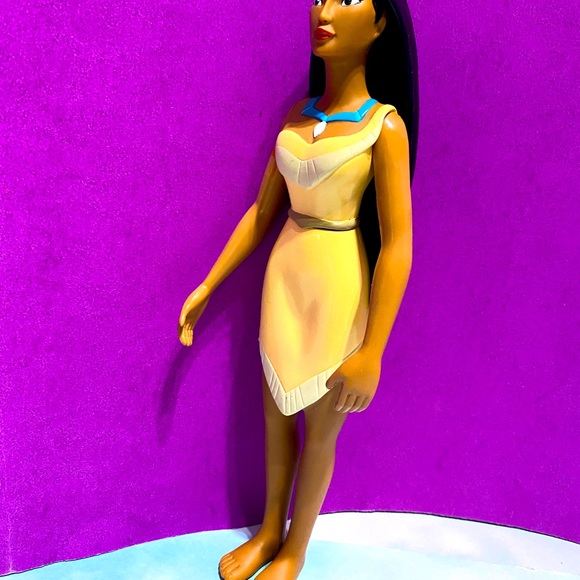 DISNEY VINTAGE 1995 POCAHONTAS INDIAN VINYL DOLL PRINCESS OF POWTAN APPLAUSE 10” - Picture 3 of 12
